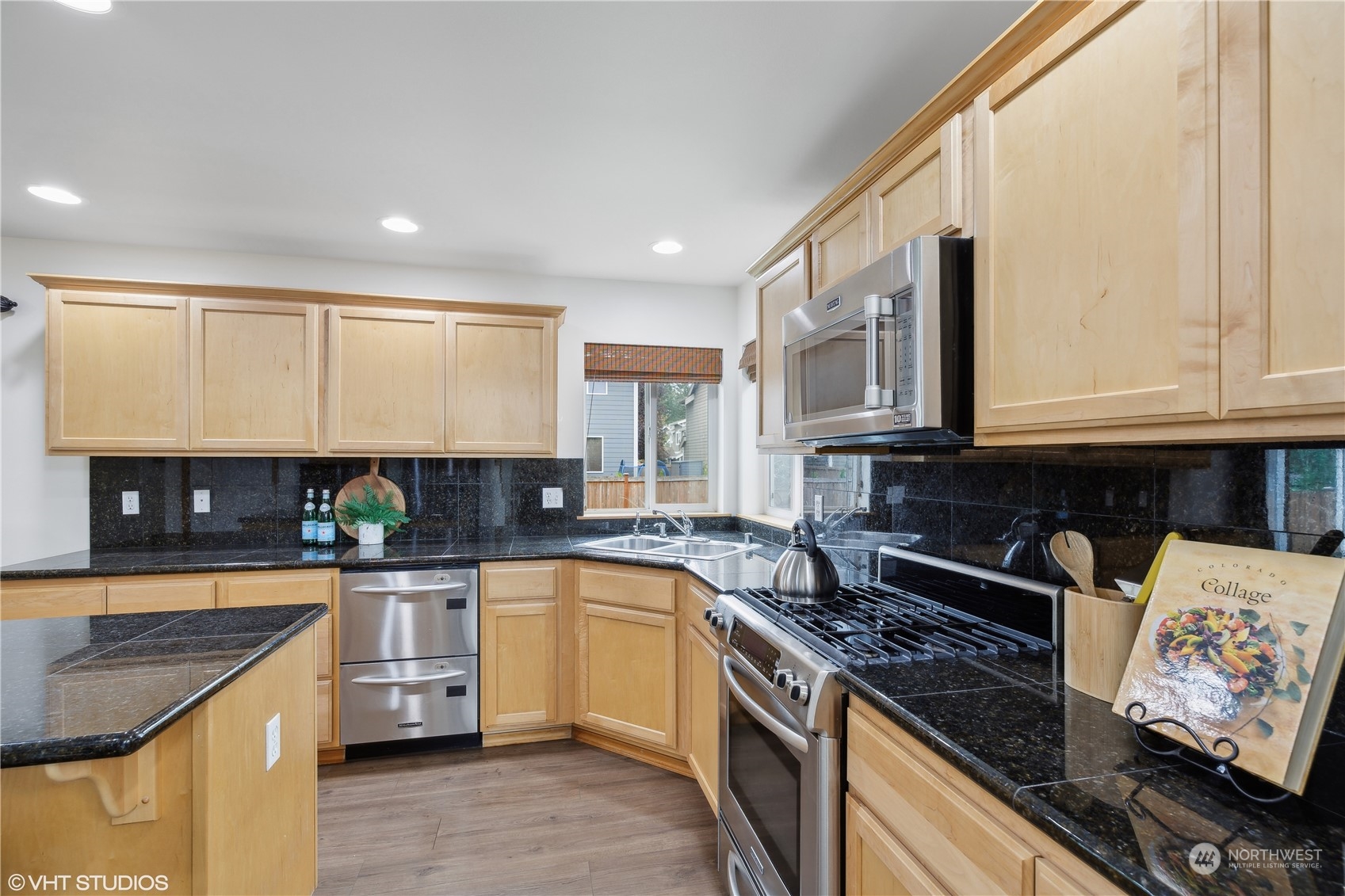 5208 Northeast 8th Court Renton, WA 98059 - Photo 6 of 35