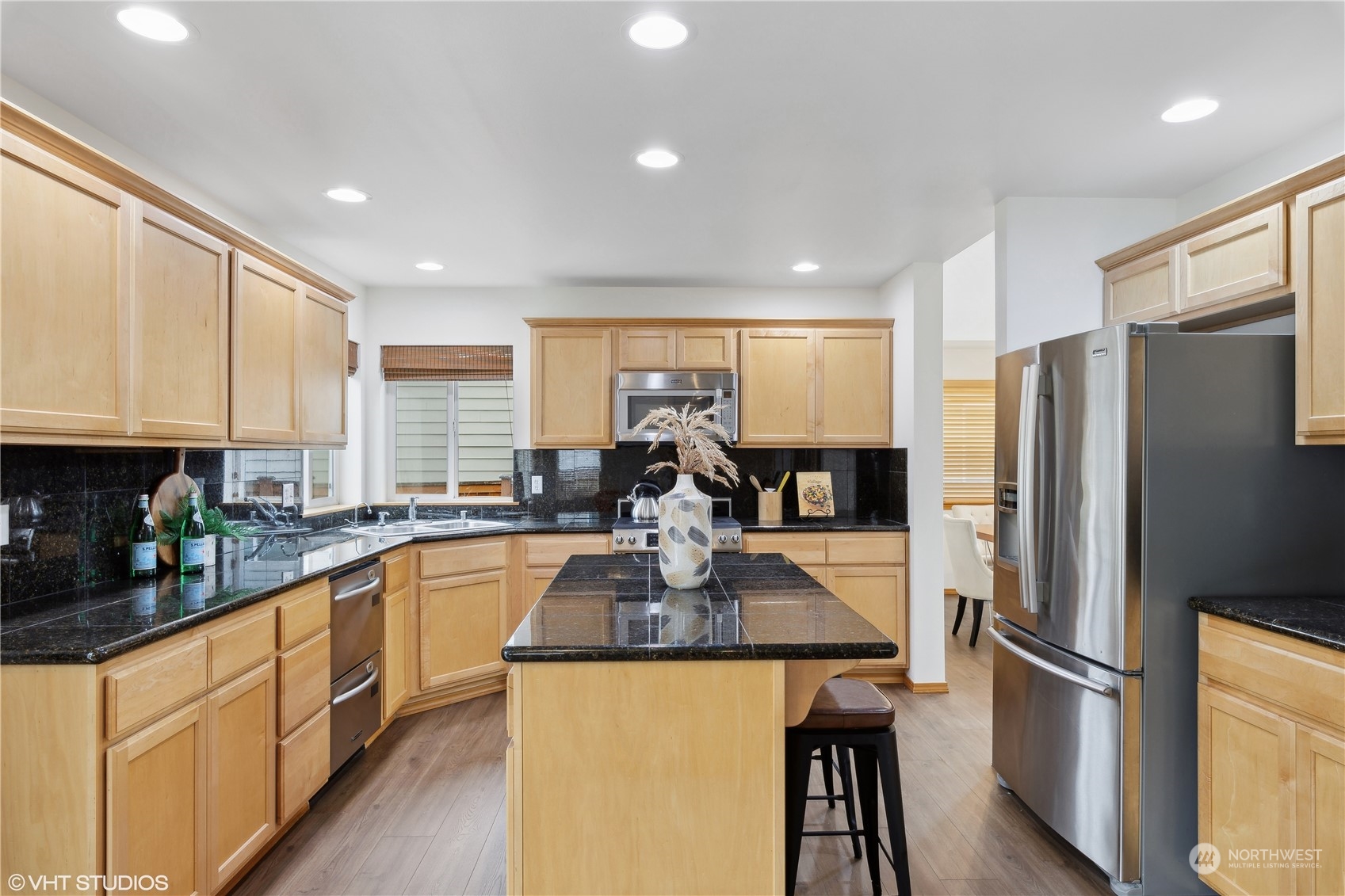 5208 Northeast 8th Court Renton, WA 98059 - Photo 8 of 35