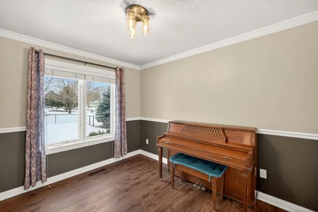 $369,900 | 420 5th Street Northeast, Plainview, MN 55964