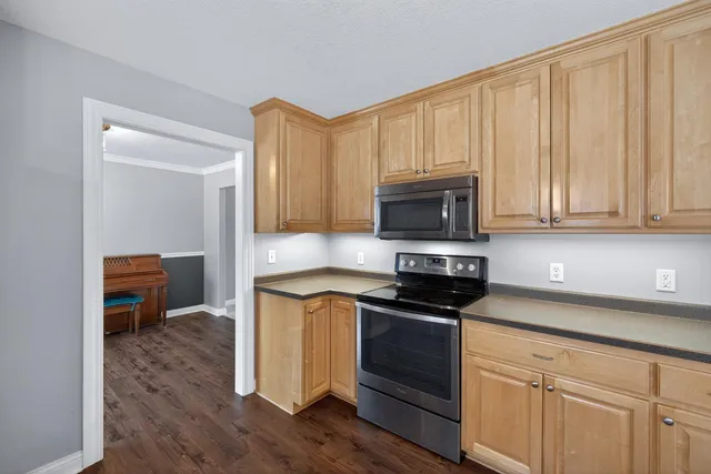 $369,900 | 420 5th Street Northeast, Plainview, MN 55964