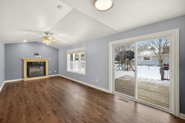 $369,900 | 420 5th Street Northeast, Plainview, MN 55964