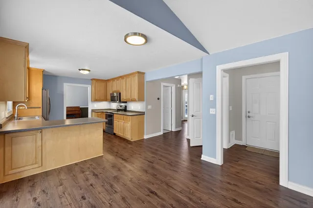 $369,900 | 420 5th Street Northeast, Plainview, MN 55964