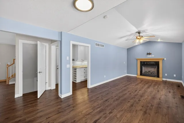 $369,900 | 420 5th Street Northeast, Plainview, MN 55964