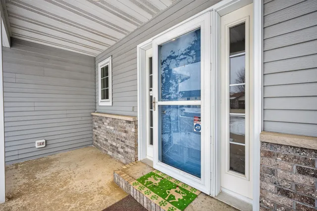 $369,900 | 420 5th Street Northeast, Plainview, MN 55964