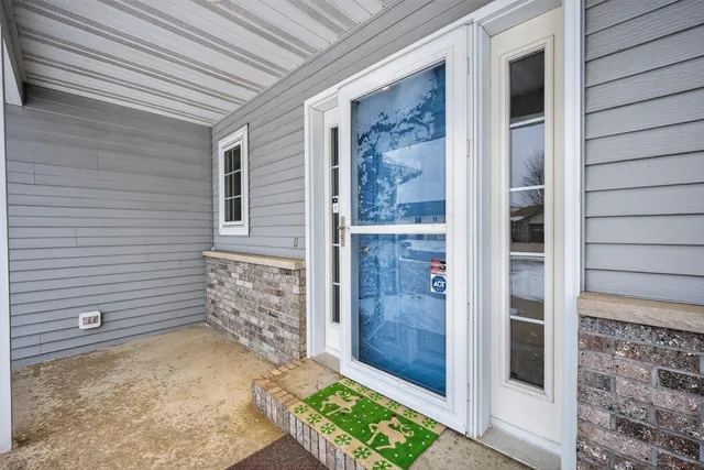 $369,900 | 420 5th Street Northeast, Plainview, MN 55964