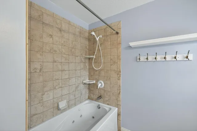 $369,900 | 420 5th Street Northeast, Plainview, MN 55964