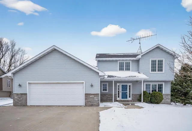 $369,900 | 420 5th Street Northeast, Plainview, MN 55964