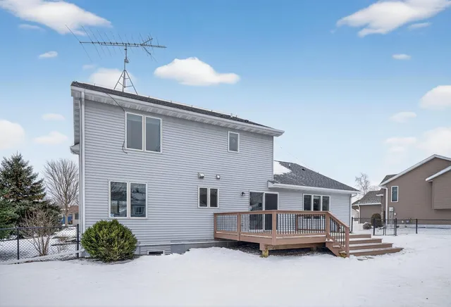 $369,900 | 420 5th Street Northeast, Plainview, MN 55964