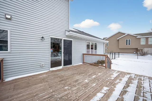 $369,900 | 420 5th Street Northeast, Plainview, MN 55964