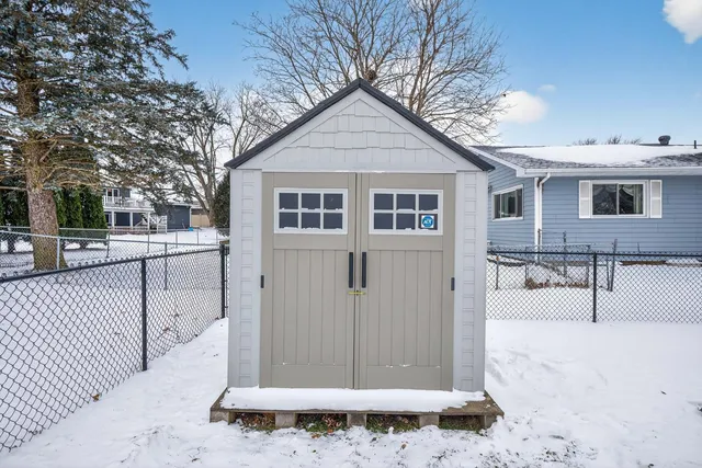 $369,900 | 420 5th Street Northeast, Plainview, MN 55964