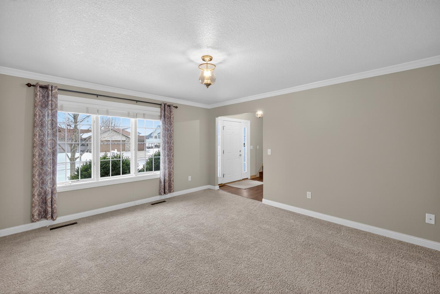 420 5th Street Northeast Plainview, MN 55964 - Photo 10 of 54