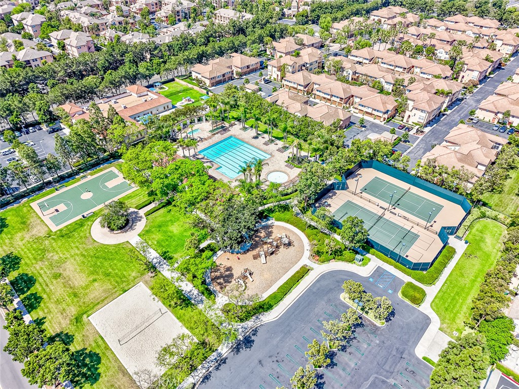38 Daisy Irvine, CA 92618 - Photo 40 of 41 an aerial view of residential house with outdoor space and trees all around