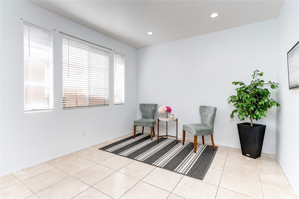 38 Daisy Irvine, CA 92618 - Photo 8 of 41 a workspace with furniture and a potted plant