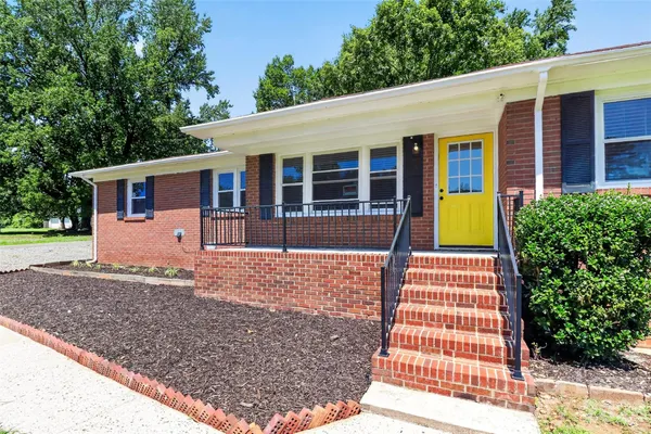 $2,100 | 6901 Ridge Lane Road, Charlotte, NC 28262