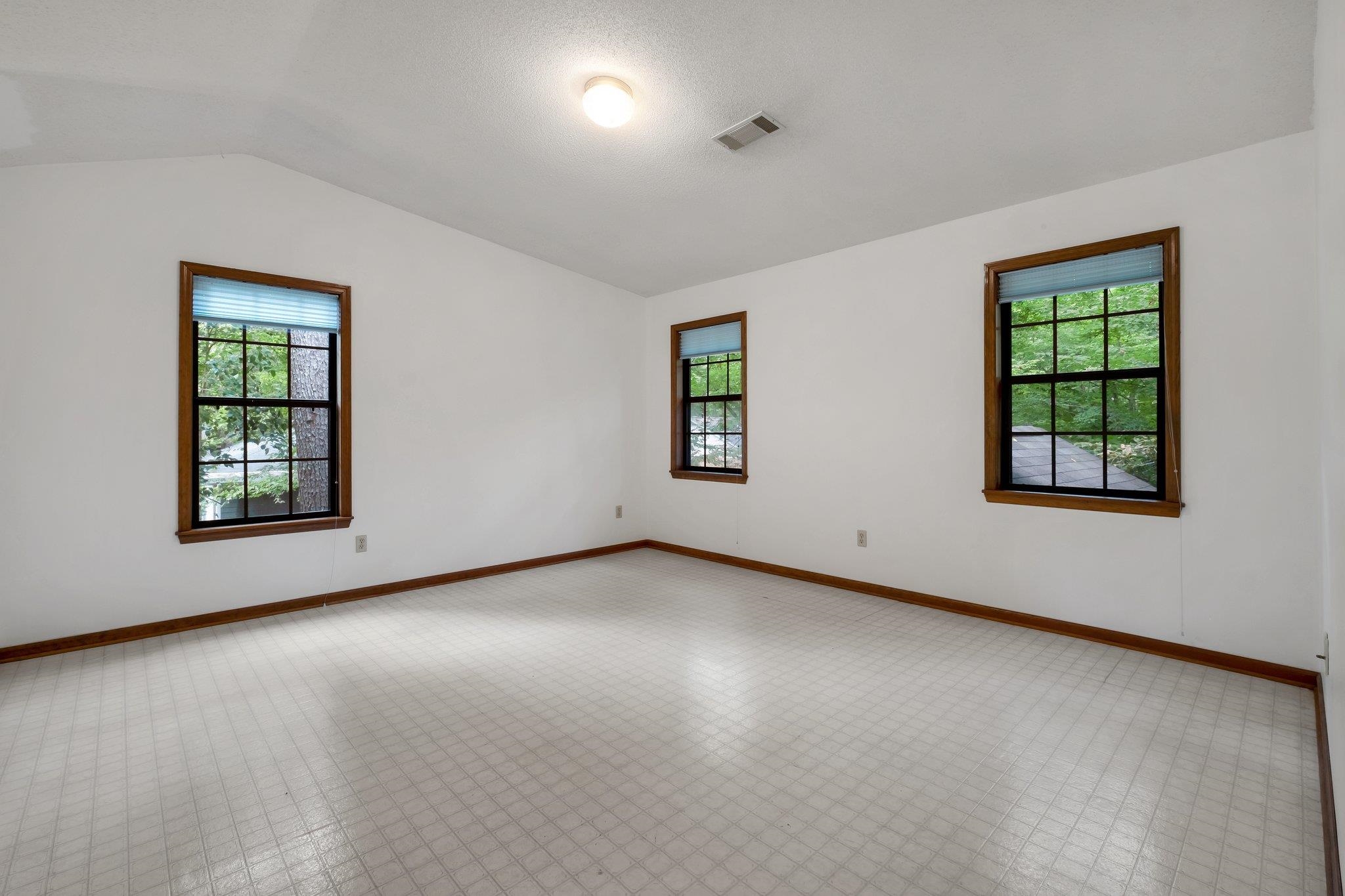 2773 Red Maple Ridge Tallahassee, FL 32301 - Photo 4 of 22 Gallery Image 4