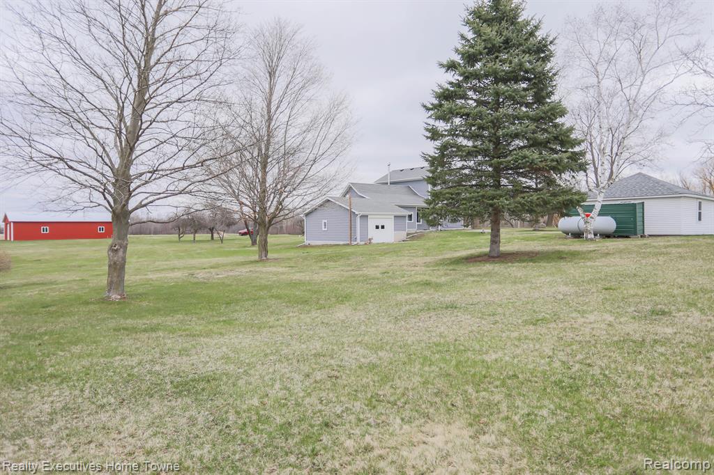 6123 Fargo Road Avoca, MI 48006 - Photo 7 of 48