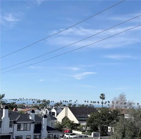 $2,895,000 | 709 Larkspur Avenue, Unit 1, Corona del Mar, CA 92625