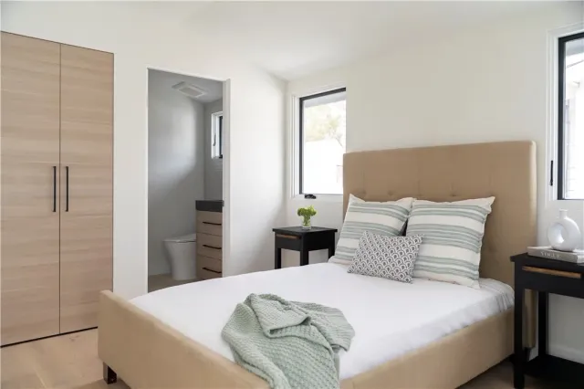 $2,895,000 | 709 Larkspur Avenue, Unit 1, Corona del Mar, CA 92625