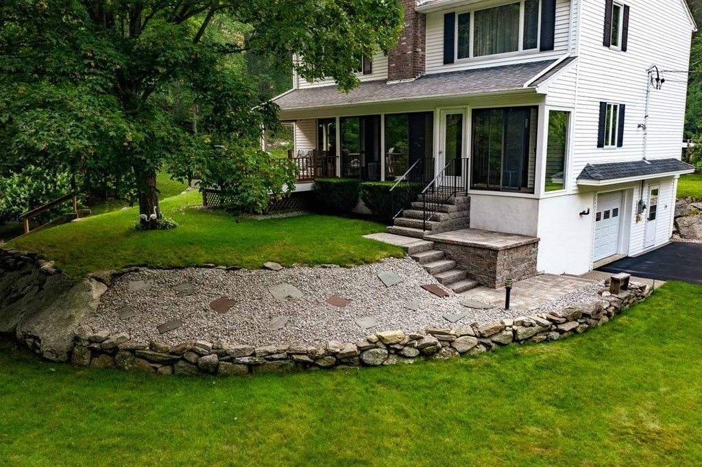 49 Larned Road Oxford, MA 01540 - Photo 2 of 42 Gallery Image 2