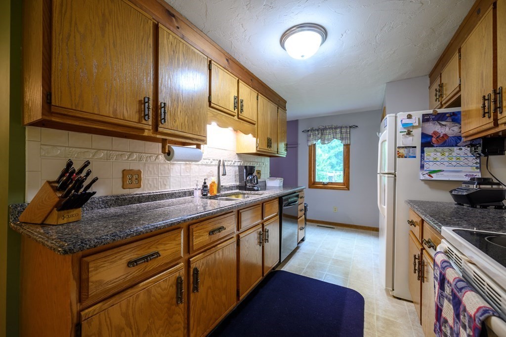 49 Larned Road Oxford, MA 01540 - Photo 7 of 42 Gallery Image 7