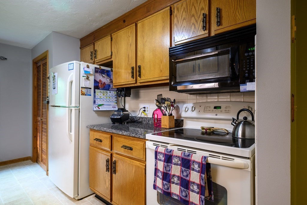 49 Larned Road Oxford, MA 01540 - Photo 8 of 42 Gallery Image 8