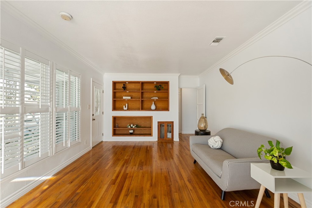 10541 Lindenvale Road Whittier, CA 90606 - Photo 3 of 14 Front House Living Room