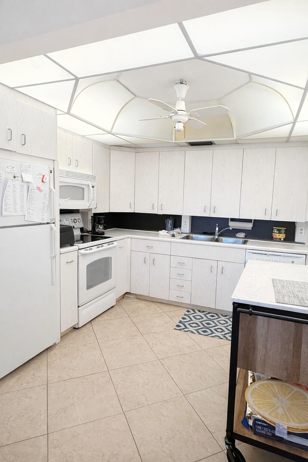 4032 Yarmouth C Boca Raton, FL 33434 - Photo 3 of 14 4032 006new