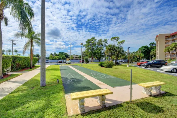 $1,400 | 3661 Via Lake, Unit 410, Lake Worth, FL 33467