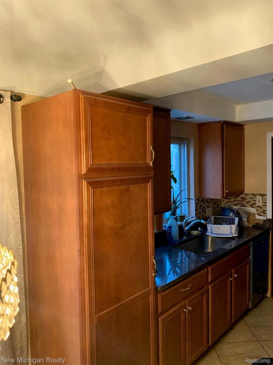 588 Vernier Road Grosse Pointe, MI 48236 - Photo 12 of 23 FEE5A491-30EC-4955-B40D-E87301230688.jpeg
