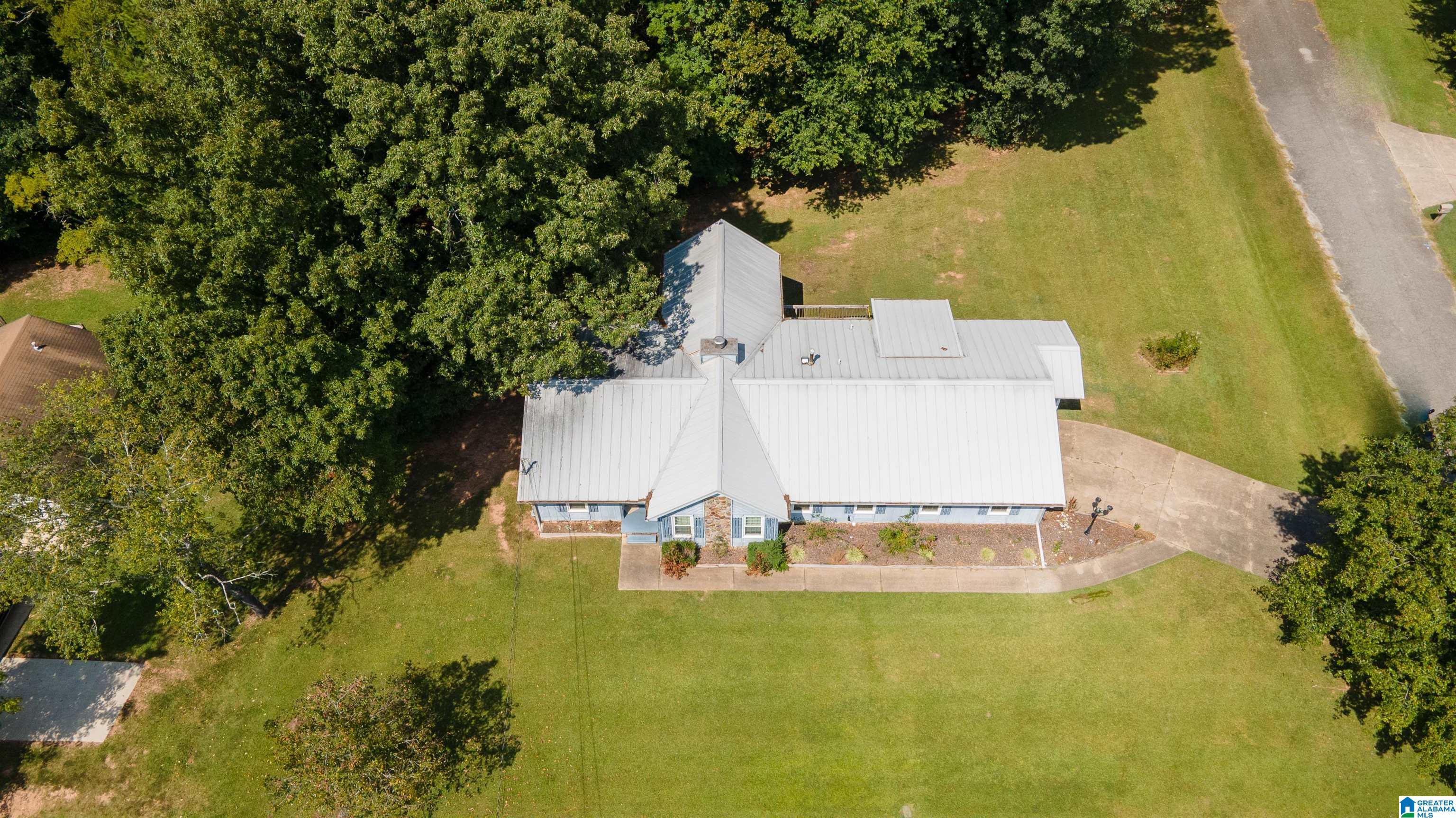 803 Shady Lane Weaver, AL 36277 - Photo 3 of 34
