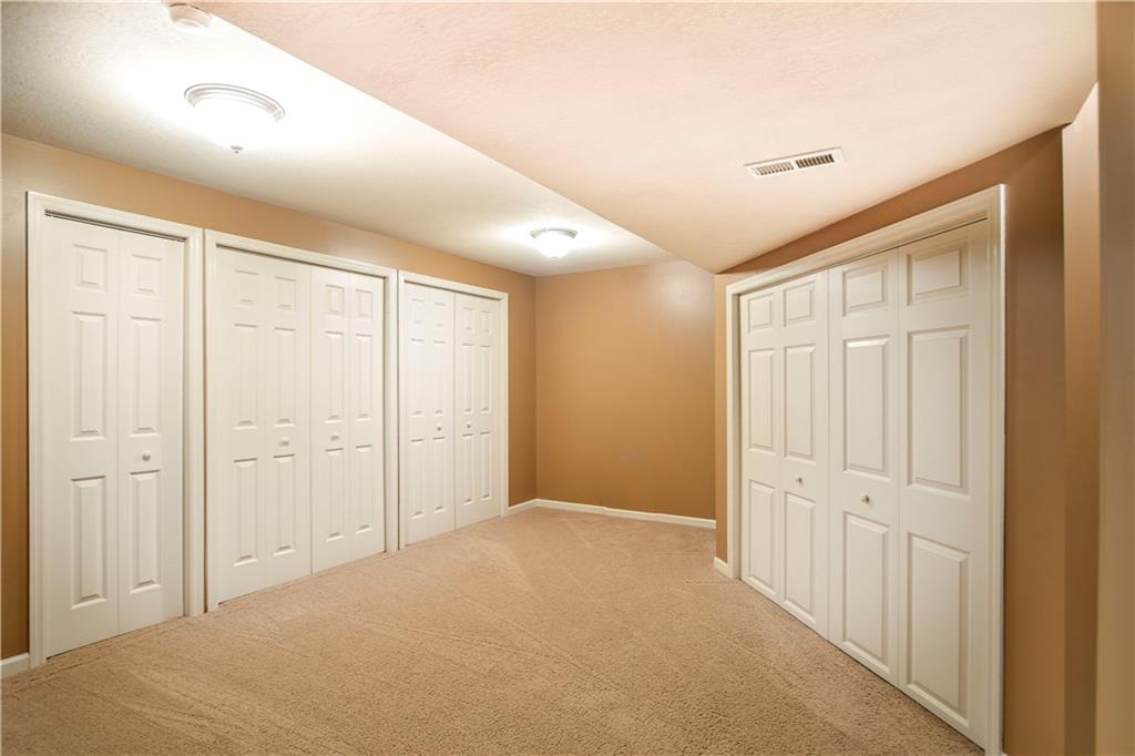 28 Castle View Drive McKees Rocks, PA 15136 - Photo 19 of 23