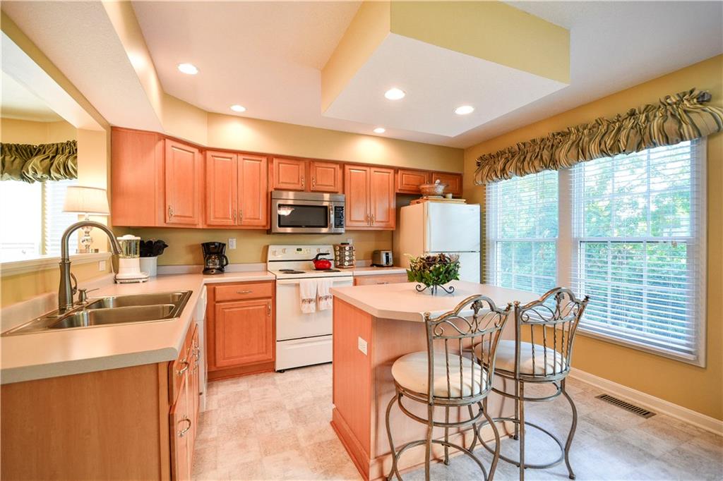 28 Castle View Drive McKees Rocks, PA 15136 - Photo 8 of 23