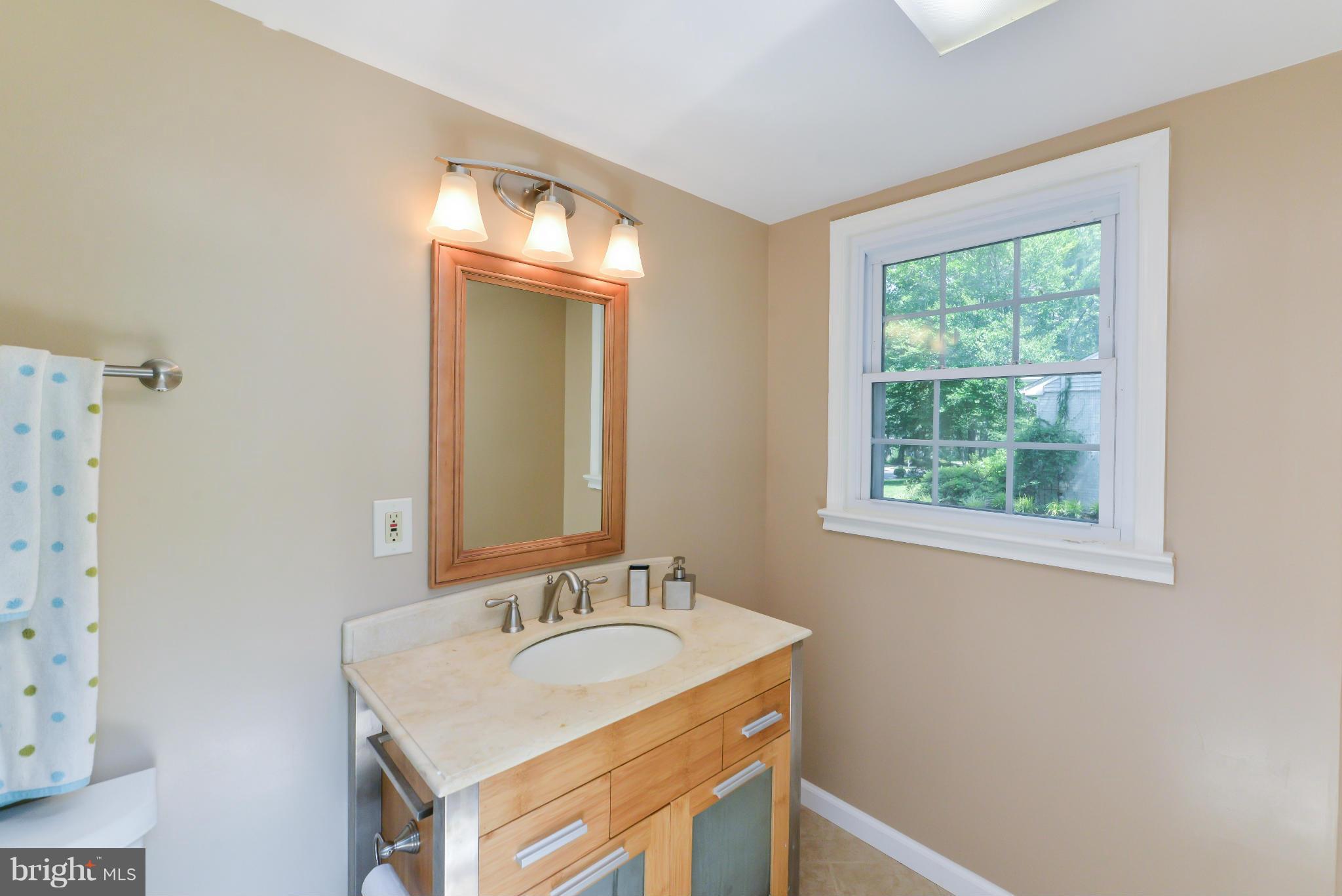 4007 Pine Brook Road Alexandria, VA 22310 - Photo 24 of 30 Bath
