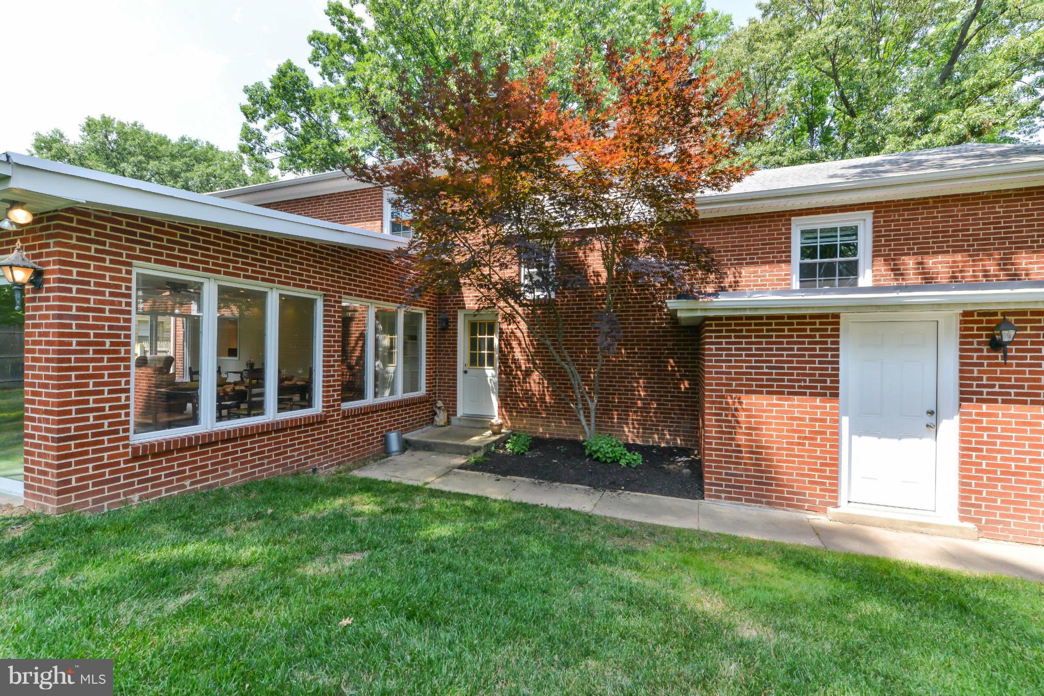 4007 Pine Brook Road Alexandria, VA 22310 - Photo 27 of 30 Exterior (Rear)