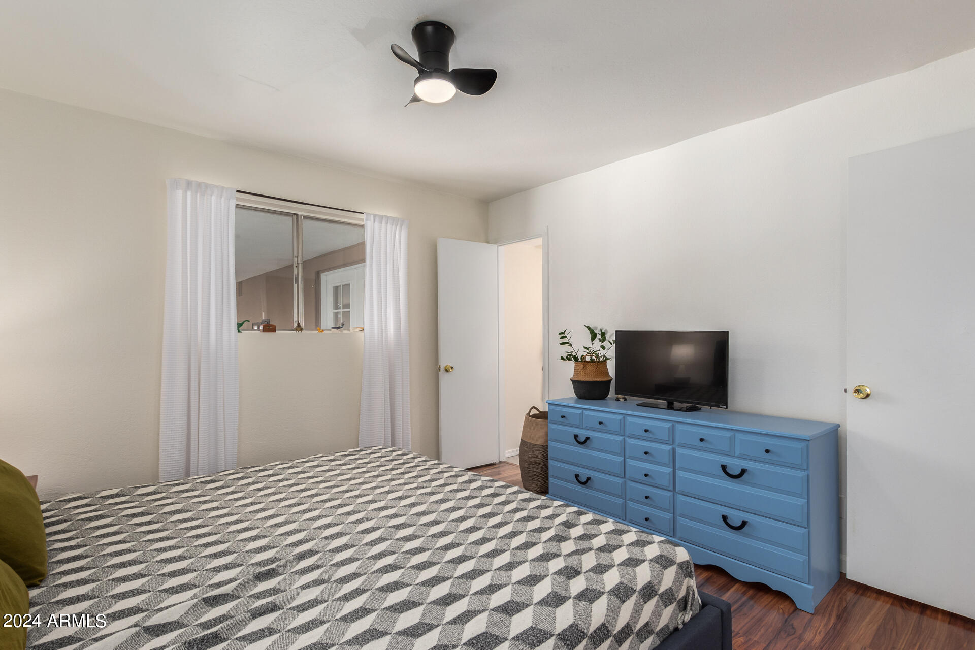 2214 West Charter Oak Road Phoenix, AZ 85029 - Photo 17 of 49 0019-19 - Charter