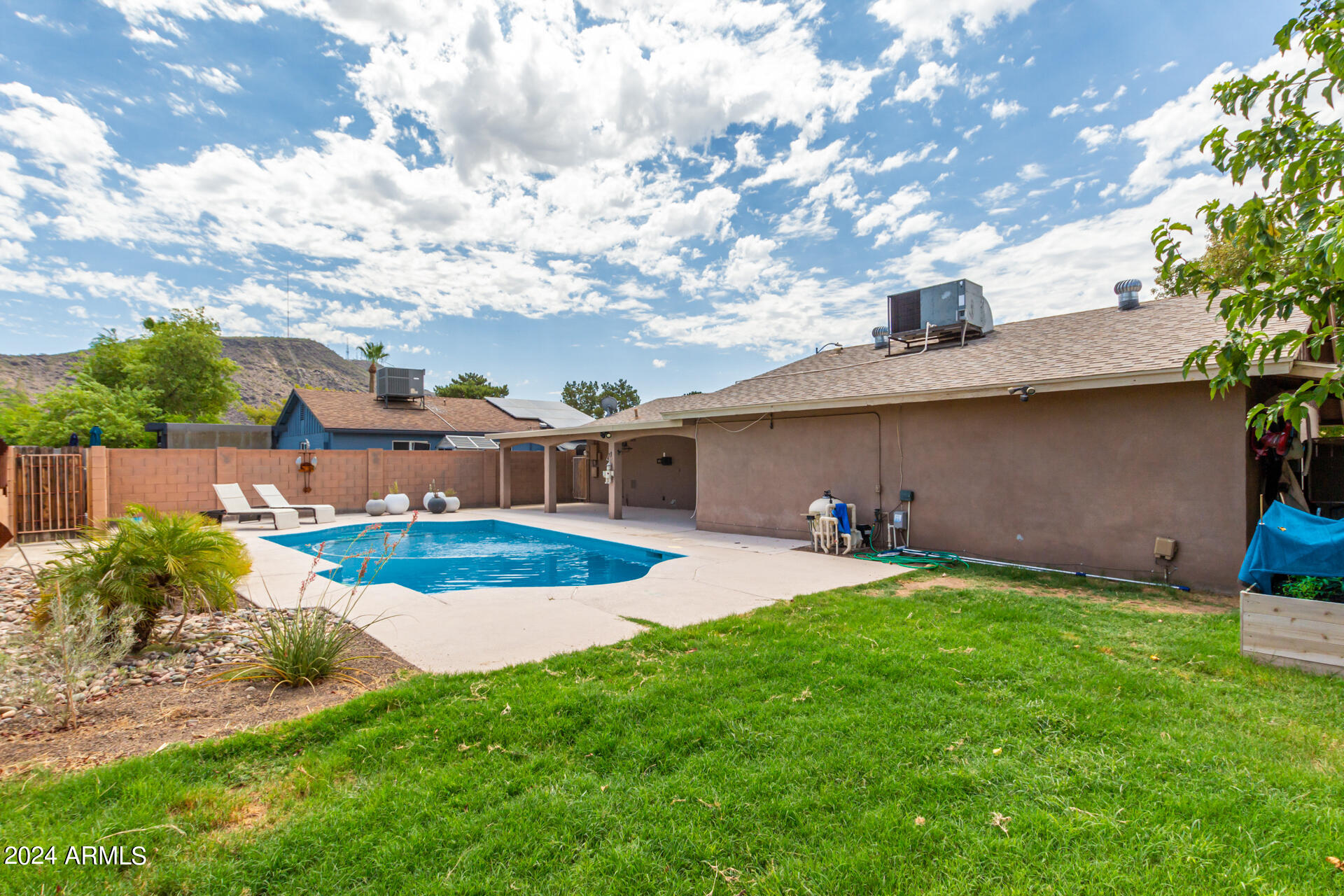 2214 West Charter Oak Road Phoenix, AZ 85029 - Photo 27 of 49 0030-30 - Charter