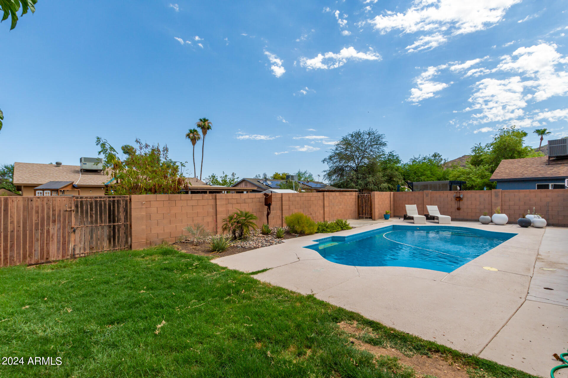 2214 West Charter Oak Road Phoenix, AZ 85029 - Photo 28 of 49 0031-31 - Charter