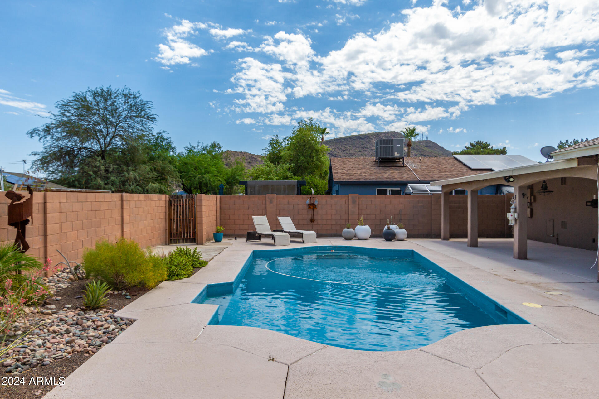 2214 West Charter Oak Road Phoenix, AZ 85029 - Photo 29 of 49 0032-32 - Charter