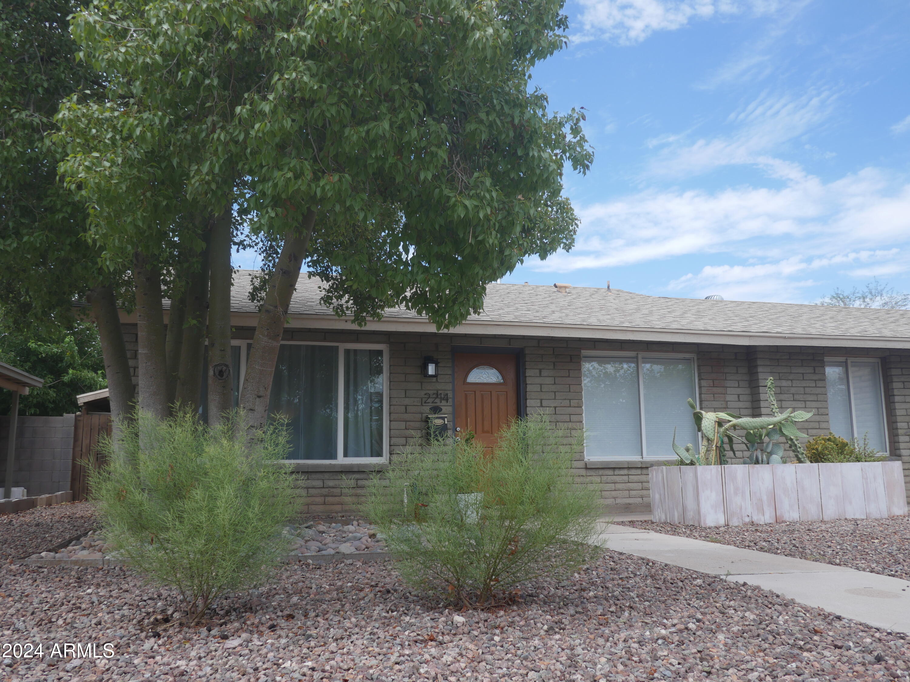 2214 West Charter Oak Road Phoenix, AZ 85029 - Photo 31 of 49 2214_0004