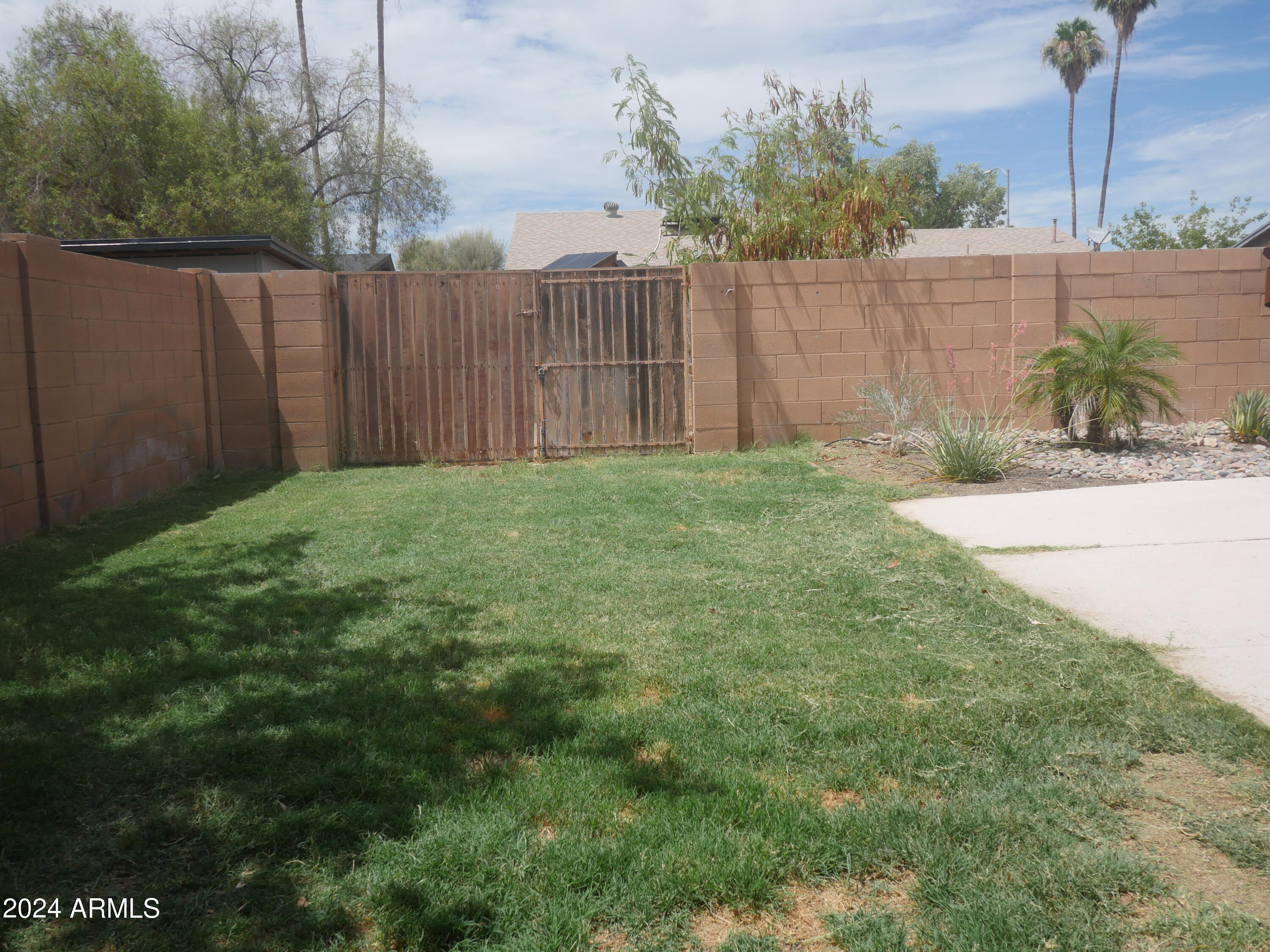 2214 West Charter Oak Road Phoenix, AZ 85029 - Photo 45 of 49 2214_0043