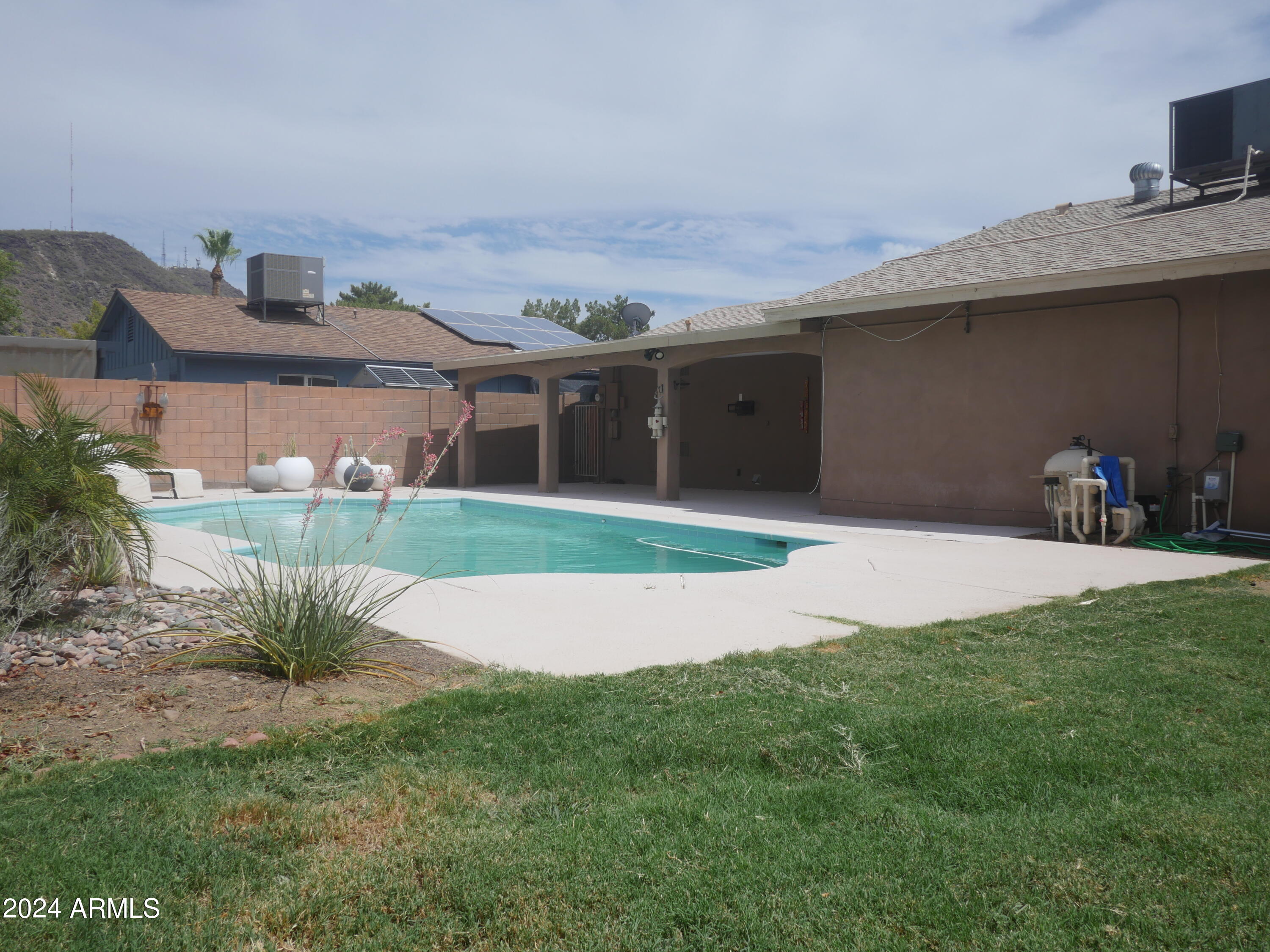 2214 West Charter Oak Road Phoenix, AZ 85029 - Photo 46 of 49 2214_0045