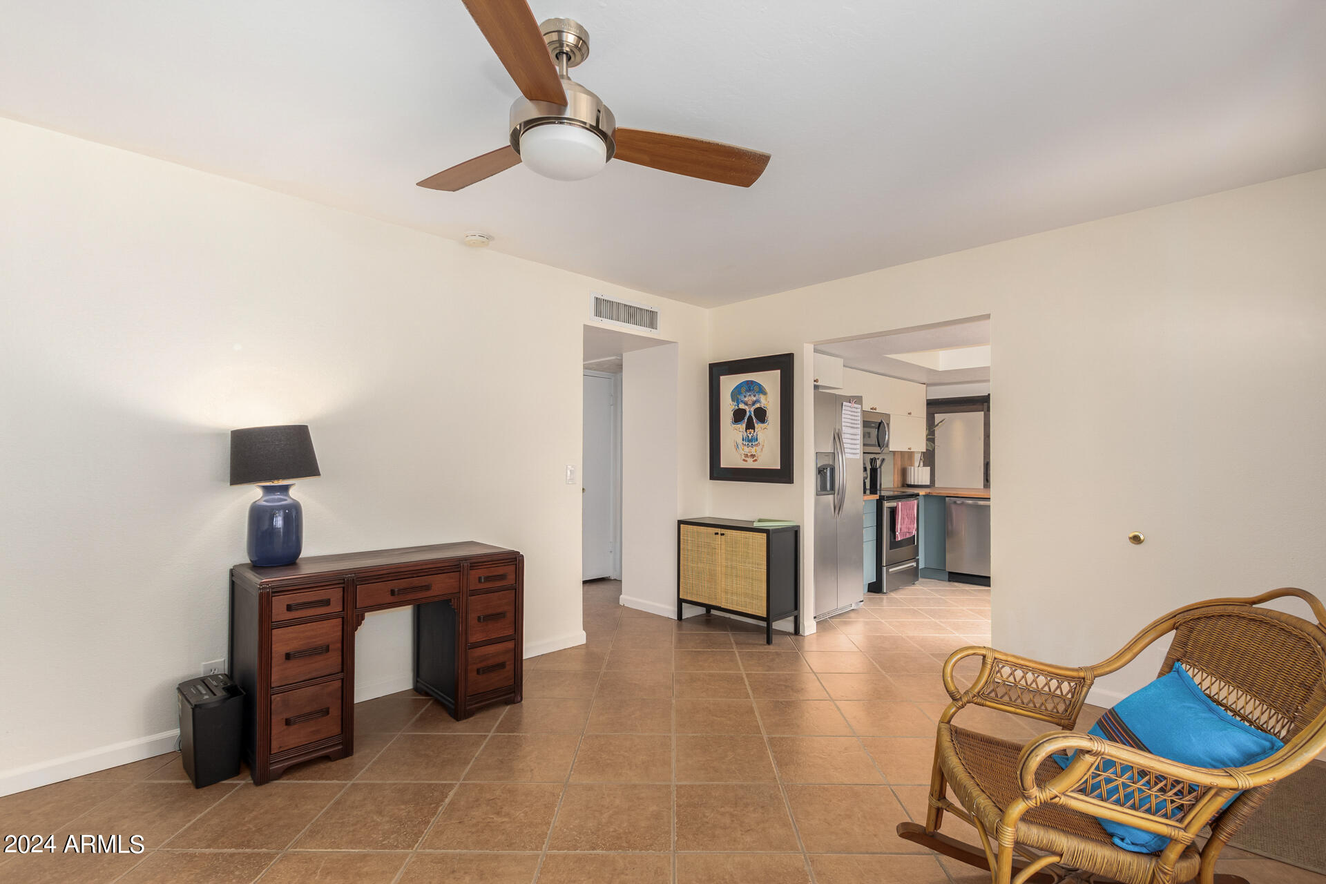2214 West Charter Oak Road Phoenix, AZ 85029 - Photo 6 of 49 0008-08 - Charter