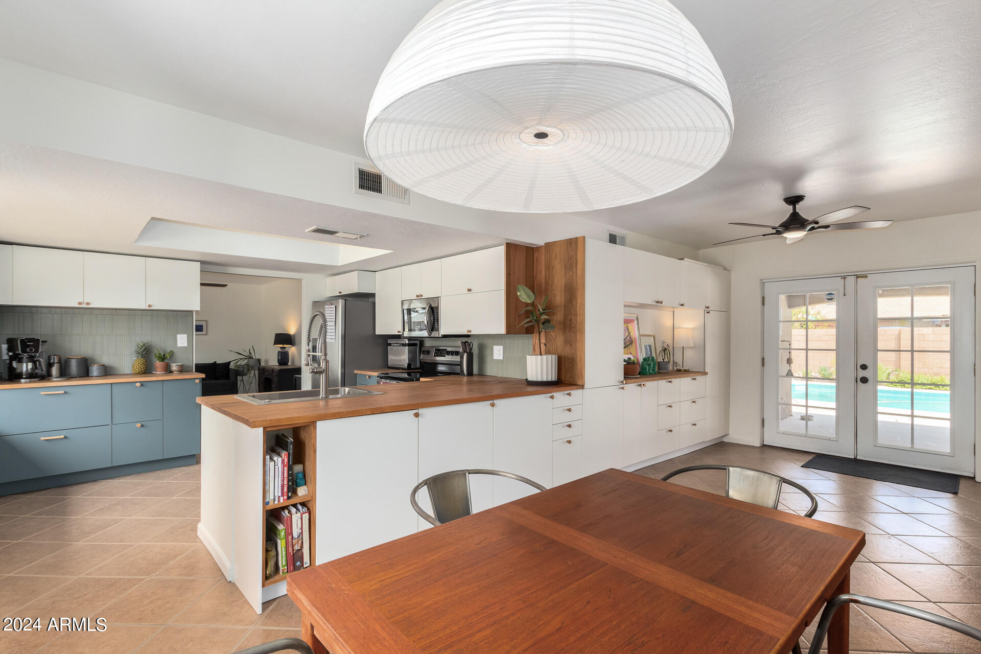 2214 West Charter Oak Road Phoenix, AZ 85029 - Photo 8 of 49 0010-09 - Charter