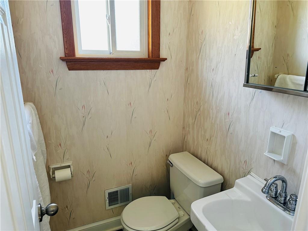 4053 Willett Road Pittsburgh, PA 15227 - Photo 11 of 47 Gallery Image 11
