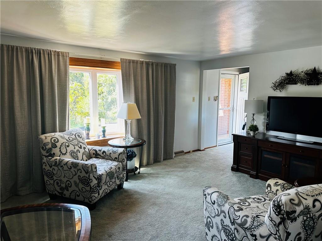 4053 Willett Road Pittsburgh, PA 15227 - Photo 6 of 47 Gallery Image 6