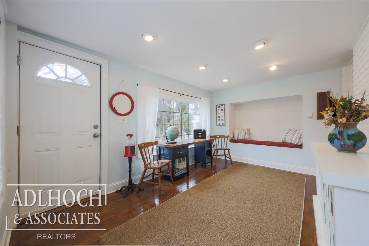 244 Fisher Road Grosse Pointe, MI 48230 - Photo 12 of 32