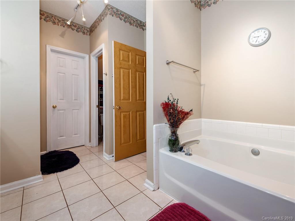 7413 Trotter Road Charlotte, NC 28216 - Photo 12 of 21
