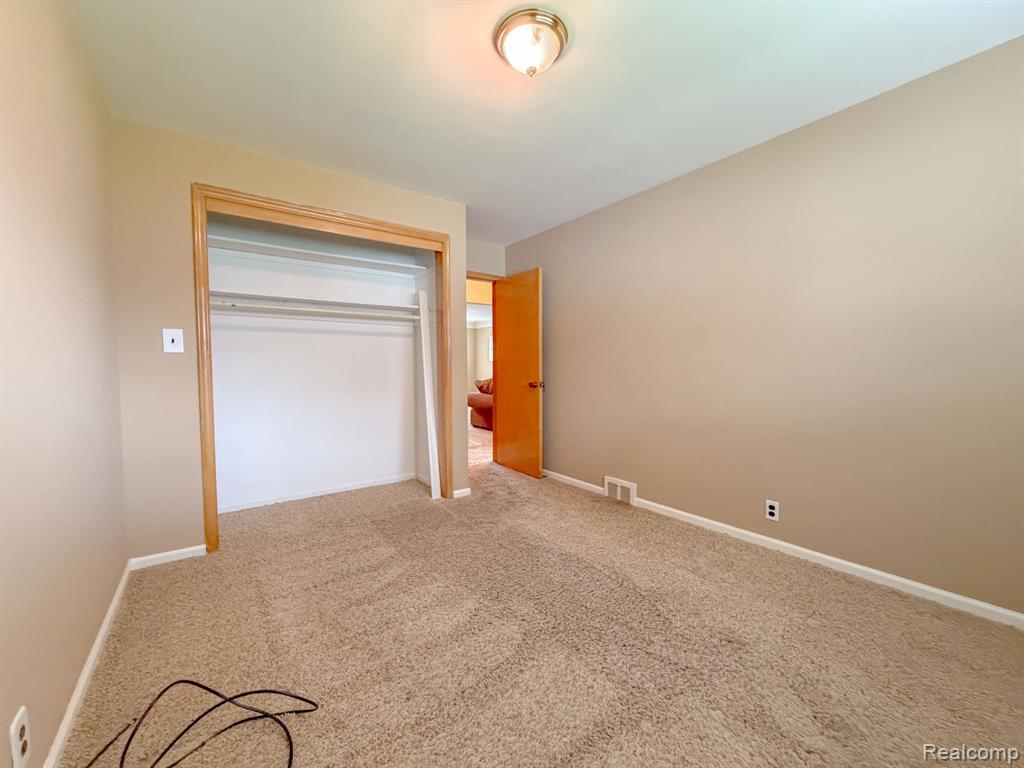 27323 Jean Road Warren, MI 48093 - Photo 16 of 28 Gallery Image 16