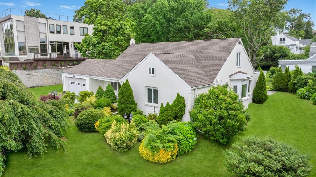 75 Greenleaf Hill Great Neck, NY 11023 - Photo 1 of 1 Aerial view of property and surrounding area