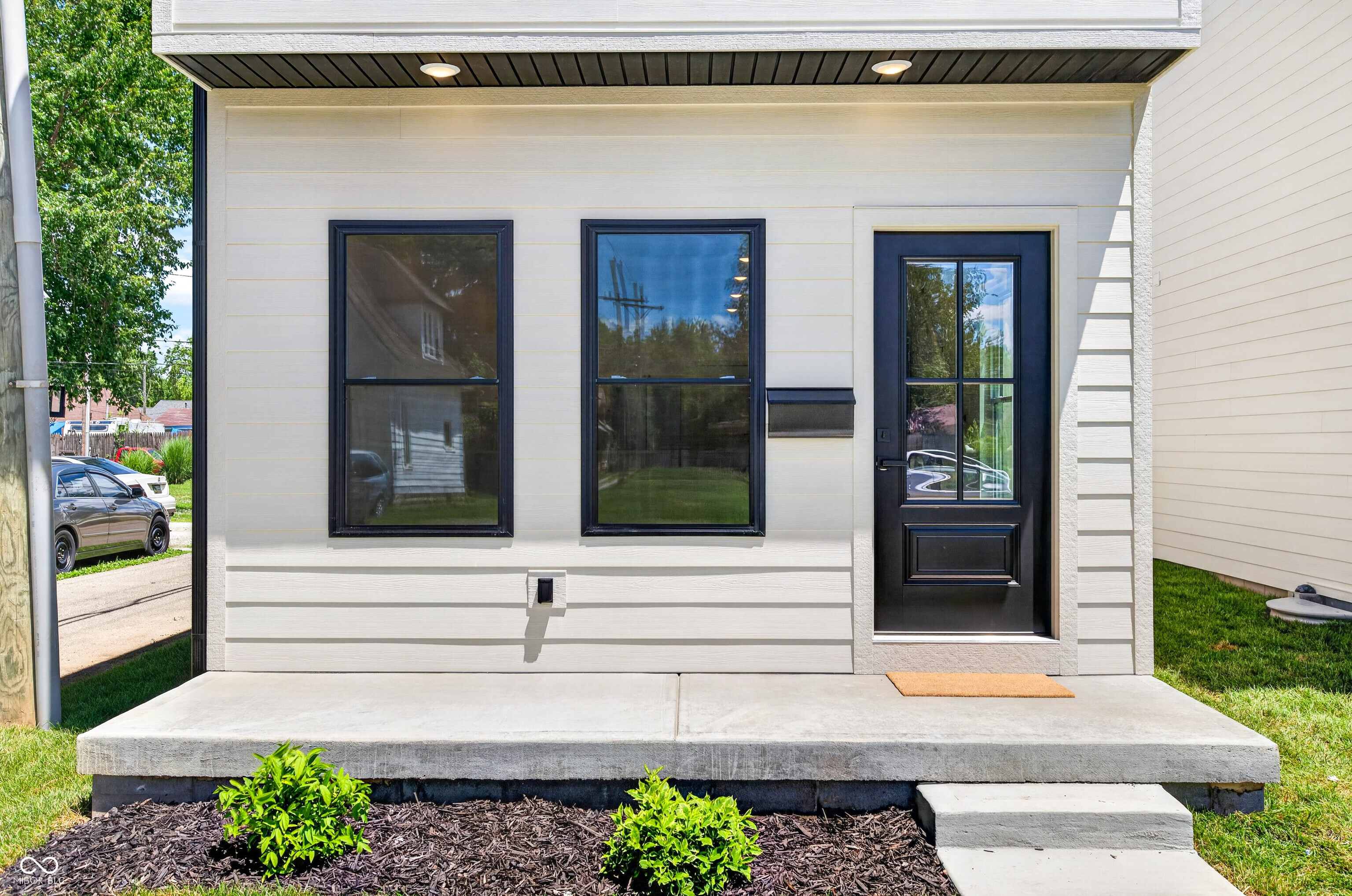 41 South Beatty Street Columbus, IN 47201 - Photo 6 of 69